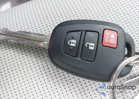 2025 Toyota Corolla Cross L from USA, damaged, VIN 7MUAAAAG1SV130118